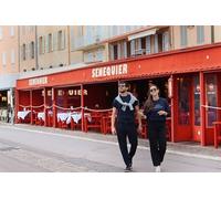 Excursion d une journée à Saint-Tropez avec traversée de la baie en Ferry