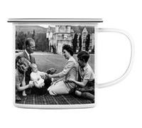 Fabulous Mug en métal émaille Reine Elisabeth II et Prince Philip Bébé Charles Blanc G