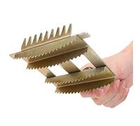 Fafeicy Peigne à Dents en Fer pour Bétail, 20 X 14 X 7 Cm, Poignée Ergonomique, Pointes Arrondies pour Enlever le Sous-poil Lâche, Soulager les Démangeaisons des Vaches et du Toilettage à la Ferme