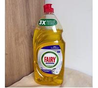 Fairy Professional - Liquide Vaisselle Mains Concentré Citron d'Eté 1L - Dégraissage exceptionnel, Efficace sur vaisselle, ustensiles de cuisine et autres surfaces, Lave jusqu'à 5 000 assiettes