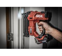 Cloueur sans fil - SKIL - 20V Max - sans charbon - calibre 18G (1,2 mm) - chargeur 105 clous - 3885 CA