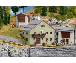FALLER 130623 - Engadine Maison d'habitation - Voie : H0 - Maisons et Structures pour Modélisme Ferroviaire - Echelle : 1:87