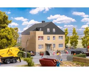 Faller 130755 - Maison Collective - Écartement H0