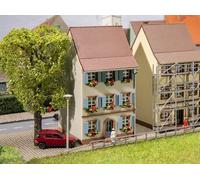 Maison à 2 étages et volets, "vieille ville" - FALLER 232176 - N 1/160