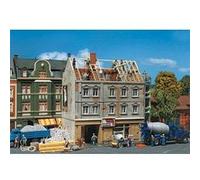 FALLER H0 130456 - Maison de Ville En Rénovation, Dimensions 170 x 136 X 170 MM,