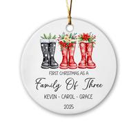 Famille de 3 décorations de Noël personnalisées 2025, premier Noël personnalisé en tant que famille de trois ornements, cadeaux de décoration de vacances pour parents et enfants, premier Noël de bébé