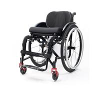 Fauteuil roulant de sport tout-terrain ultra léger avec repose-pieds réglable, freins à main, roues arrière à dégagement rapide et roues anti-basculement pour adultes et personnes âgées