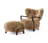 Fauteuil &Tradition Wulff ATD2 en Peau de Mouton Miel 50 Mm/ Noyer Huilé, Pouf ATD3 Inclus
