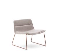 Fauteuil Zahara beige avec pieds en acier et finition terre cuite 100% FSC