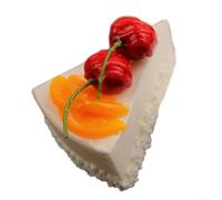 Faux gâteau en forme de tranche - 10 x 8 x 6 cm - Réplique de gâteau pour boulangerie, vitrine, décoration de fête - Accessoire alimentaire réaliste pour la maison, la cuisine, un mariage - (C)