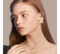 FDEETY Boucles D'oreilles Fleur Métallique Texturée avec Perle Centrale Bijoux Élégants Parure Florale Accessoires Féminins