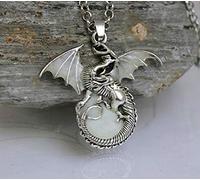 FÉERIES ET MERVEILLES COLLIER DRAGON couleur argent, STATUETTE DRAGON (PHOSPHORESCENT)