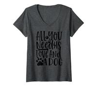 Femme All You Need is Love and A Dog Lovers Celebration T-Shirt avec Col en V