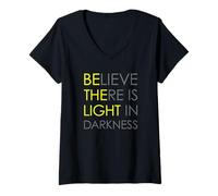 Femme Believe There is Light in Darkness Strength Jésus Croix Lion T-Shirt avec Col en V
