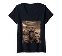 Femme Bigfoot Alien Cat Funny Selfie Randonnée Squad Tanzanie Safari T-Shirt avec Col en V