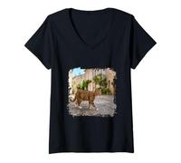 Femme Chat tigré Marchant Tranquille scène de Rue européenne T-Shirt avec Col en V