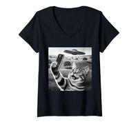 Femme Chats et OVNIS dans Une scène de Ferme Amusante pour Les Amoureux des Chats T-Shirt avec Col en V