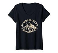 Femme Citation Amusante de randonnée « Just Another Half Mile Or So » T-Shirt avec Col en V