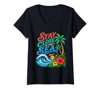 Femme Citation « Stay Close to The Sea Ocean Wave Palm Trees Sunset » T-Shirt avec Col en V