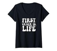 Femme Coffee Roaster First Crack is Life Retro Roasting Design T-Shirt avec Col en V