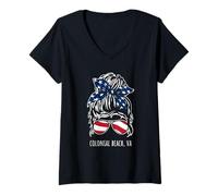 Femme Colonial Beach VA Messy Hair Bun Ribbon Lunettes de soleil T-Shirt avec Col en V