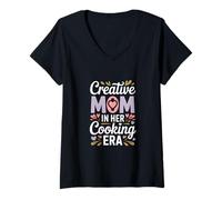Femme Creative Mom in Her Cooking Era Fun Kitchen Kitchen T-Shirt avec Col en V