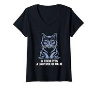 Femme Dans leurs yeux, un univers calme d'amoureux des chats, de félins et de miaou T-Shirt avec Col en V