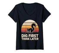 Femme Dig First Think Later Écureuil Amusant rétro T-Shirt avec Col en V