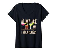 Femme Funny At My Age I Need Glasses Verre à cocktail cool T-Shirt avec Col en V