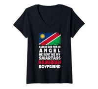 Femme Funny Smartass Namibian Boyfriend Namibia Flag T-Shirt avec Col en V