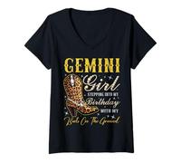Femme Gemini Girl Stepping in My Birthday with My Boots T-Shirt avec Col en V