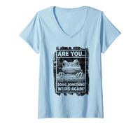 Femme Grenouille drôle regardant sur Un Journal Faisant Quelque Chose de Bizarre à Nouveau T-Shirt avec Col en V