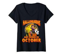 Femme Halloqueens Queens are Born in October Birthday Halloween T-Shirt avec Col en V