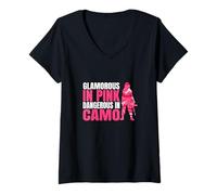 Femme Huntress Glamorous in Pink Dangerous in Camo Woman Hunter T-Shirt avec Col en V