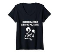 Femme I Run on Caffeine and Bad Decisions Skeleton Drinking Coffee T-Shirt avec Col en V