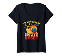 Femme I'm Just Here To Make Bigots Upset Funny Snail Pride Month T-Shirt avec Col en V