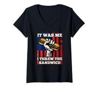 Femme it Was me, I Threw The Sandwich USA Flag Protest Fist Humor T-Shirt avec Col en V