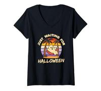Femme J'attends juste Halloween, un joli coucher de soleil vintage d'été T-Shirt avec Col en V