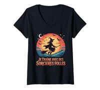 Femme Je traîne avec des sorcières folles - Humoristique Halloween T-Shirt avec Col en V