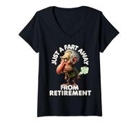 Femme Juste un pet loin de la retraite, presque à la retraite T-Shirt avec Col en V