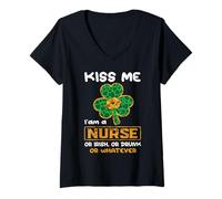 Femme Kiss Me I Am A Nurse with Shamrock Nurses St Patricks Day T-Shirt avec Col en V