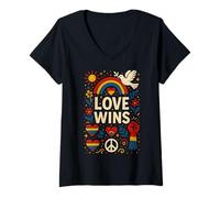 Femme L'amour du mois de la Gay Pride gagne un cœur arc-en-ciel vintage LGBTQ+ T-Shirt avec Col en V