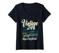 Femme Le danger vintage 24H fait partie du fan de sport automobile des années 60 T-Shirt avec Col en V