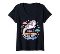 Femme Licorne Arc en Ciel Still Working on My Landing T-Shirt avec Col en V
