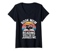 Femme Livre Mom Cat Lover Reading While The Cat Judges Me T-Shirt avec Col en V