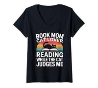 Femme Livre Mom Cat Lover Reading While The Cat Judges Me T-Shirt avec Col en V