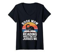 Femme Livre Mom Cat Lover Reading While The Cat Judges Me T-Shirt avec Col en V