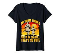 Femme Ma mère pense qu'elle est responsable. C'est une si mignonne Family Women T-Shirt avec Col en V