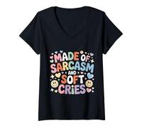 Femme Made of Sarcasm and Soft Cries Dark Emotional Mix - T-Shirt avec Col en V