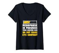 Femme Ménopause drôle Blague ménopause en Cours Tourner Autour T-Shirt avec Col en V